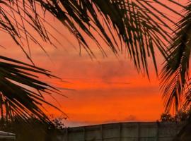 Topsy Turvey self-contained accommodation Mangonui, hotel in Mangonui