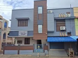 Saravana HomeStay