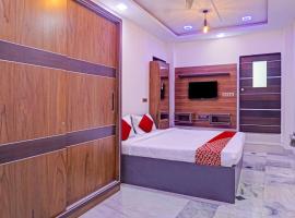 Hotel O Classic Square, hotel in Pune