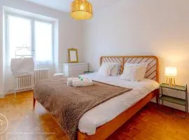Appartement lumineux plein centre