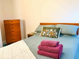 Three Bedroom Bungalow ideal for families or contractors Highbridge, hotell i Highbridge