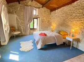 Self contained Guest House in Juillé