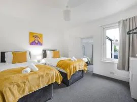 Modern 3 Bed A13-M25-Basildon Hospital Sleeps 6