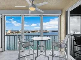 Spacious Two Bedroom Gulf View Condo with Beach Ac