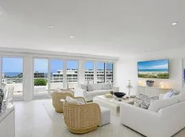Luxury Three Bedroom Oceanfront Penthouse with Ter