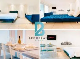 Stay at a Minimalist Studio in Feltham with Parking