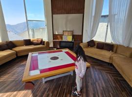 luxury villa in murree for families and couples, hotel v destinaci Murree