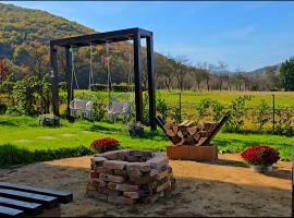 Guest House Gacka Rogić, hotel med pool i Otočac