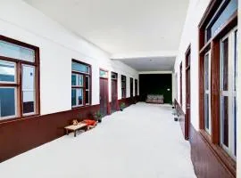 SPOT ON Hotel Lakshya Ghatampur