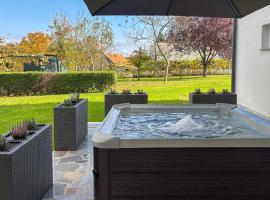 2 Bedroom Cozy Home In Salopeki Modruski, hotel a Modruš