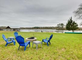 Waterfront Home with Boat Dock on Lake Conroe!, Hotel in Willis