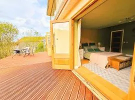 Swn Y Saith, dog-friendly stay in Tresaith