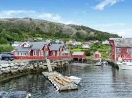 Gorgeous Home In Leinøy With House Sea View
