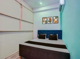 Hotel O Ayush Hotel & Restaurant, hotel v destinaci Phūlpur