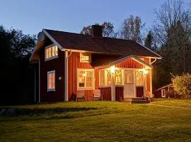 Vallevägen Country Retreat - Private Pond, Fireplace & Nature