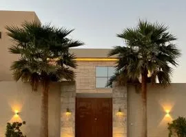 شاليه الإطلالة فخم ووسط الرس