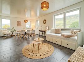 Charmantes Ferienhaus an der Mosel mit Garten, Weinbergblick & Privatparkplatz, hôtel à Zeltingen-Rachtig