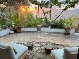 La Posada B&B van Finca Maran rust en gastvrij met zwembad – hotel w mieście Colmenar