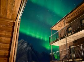 Modern apartment with balcony in the center of Svolvær, hotel v destinaci Svolvær