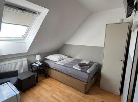 Zimmer-Bad-TV-Kühlschrank-14, hotel in Meine