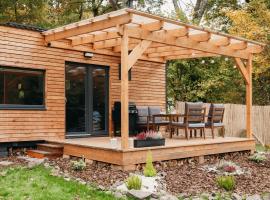 Krušnoglamp - Tinyhouse u Řeky, strandhotel in Sadov