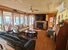 Kellys Point Bayfront Cozy Haven