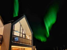 Seafront apartment Henningsv&aelig;r