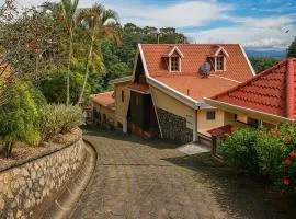 Hotel Mirador Mayday Mountain View