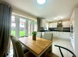 Charming 3 bedroomed House in Bicester sleeps 6