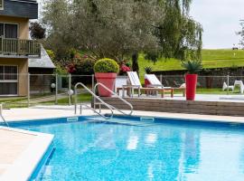 Mercure Bayeux Omaha Beach, hotel v destinaci Port-en-Bessin-Huppain