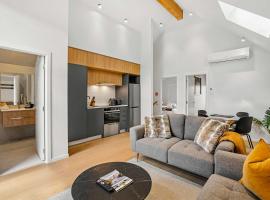 Lake and Peaks 2 Bedroom Apartment, hotel di Frankton