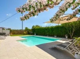 Stunning Home In Roccazzo