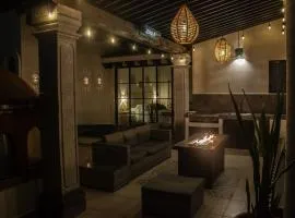 CASA BELA, Linda, Luminosa, Minimalista 7 PERSONAS 3 CUARTOS FREE Parking Night Terrace