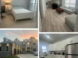 Entire Guest Suite w Elevator - private and Independant