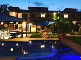 Village quinta da Alegria- Itacimirim, hotel in Camacari
