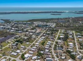The Salty Sister Bayside Retreat Near Manasota Key Sleeps 6