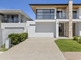 Swainson on 3 Lexington - 200m to Beach!