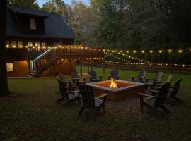 Whisper Chalet Reunions Groups 20 Plus Guests，位于格林斯伯勒的酒店