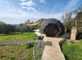 Domos munaQ, hotel met hottubs in San Javier