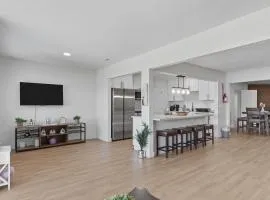Relaxing Paradise Hills Retreat home