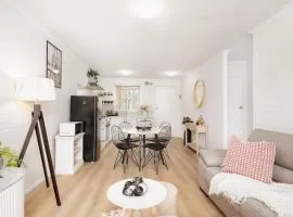 Sunny Stay Near Flinders & CBD