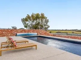 Mia Springs Pool Retreat