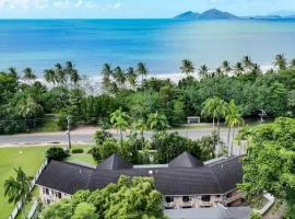 Liana 10 One bedroom beachfront views