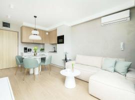 Stylish Apartment in Kołobrzeg with Air Conditioning and Parking by Noclegi Renters, Hotel in Luboszyce