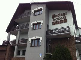 Route 7 Rooms, farfuglaheimili í Myślenice