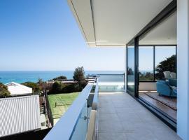 The Crest - Elevated Luxe with Pool & Spa, Hotel in Mount Martha