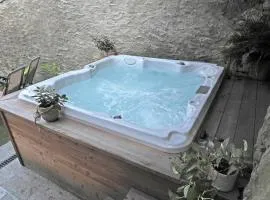 Green Chalet Scalotta - Private Garden with Jacuzzi and Spa