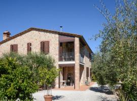 1 Bedroom Nice Apartment In Casole D'elsa, hotel v destinaci Pieve a Scuola