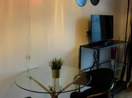 Wyjątkowy apartament z prysznicem pośrodku na wyjątkowe wieczory