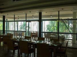QiK Stay @ Infinity Resort Kaziranga, hotel v destinaci Kuthari
